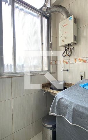 Apartamento à venda com 84m², 3 quartos e 1 vaga Apartamento à venda com 84m², 3 quartos e 1 vagaCozinha e Área de Serviço
