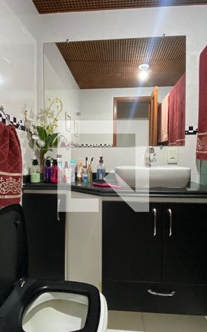 Apartamento à venda com 84m², 3 quartos e 1 vaga Apartamento à venda com 84m², 3 quartos e 1 vagaBanheiro
