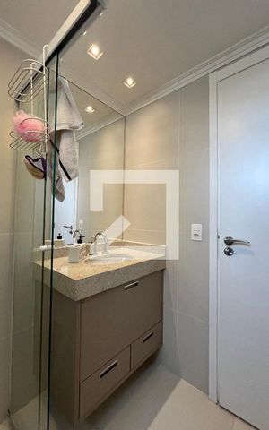 Apartamento à venda com 105m², 3 quartos e 2 vagas Apartamento à venda com 105m², 3 quartos e 2 vagasBanheiro da Suíte