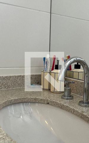 Apartamento à venda com 105m², 3 quartos e 2 vagas Apartamento à venda com 105m², 3 quartos e 2 vagasBanheiro Corredor