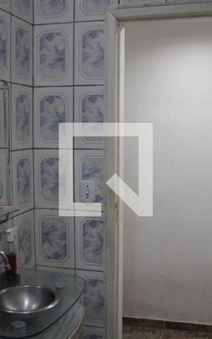 Casa à venda com 100m², 2 quartos e 4 vagasBanheiro