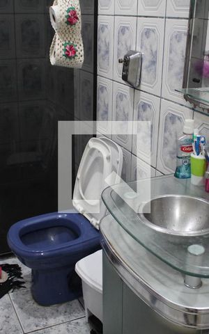 Casa à venda com 100m², 2 quartos e 4 vagasBanheiro