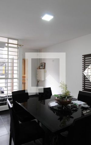 Casa à venda com 120m², 3 quartos e 4 vagasSala