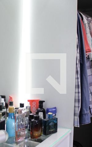 Apartamento à venda com 57m², 2 quartos e 1 vagaCloset da suíte 