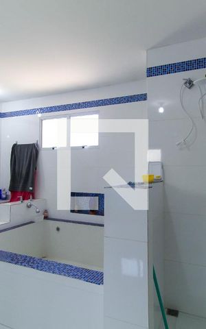 Casa à venda com 349m², 3 quartos e 2 vagas Casa à venda com 349m², 3 quartos e 2 vagasBanheiro da Suíte 3