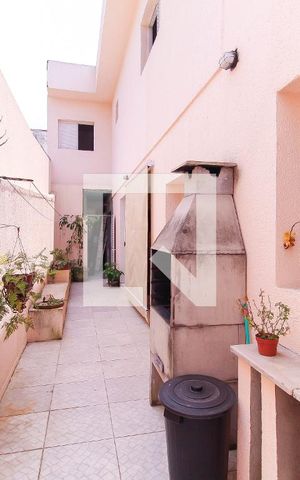 Casa à venda com 349m², 3 quartos e 2 vagas Casa à venda com 349m², 3 quartos e 2 vagasChurrasqueira