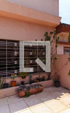 Casa à venda com 349m², 3 quartos e 2 vagas Casa à venda com 349m², 3 quartos e 2 vagasVaranda