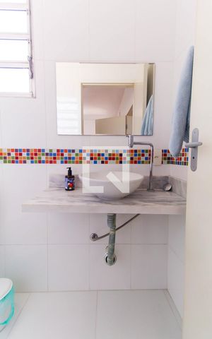 Casa à venda com 349m², 3 quartos e 2 vagas Casa à venda com 349m², 3 quartos e 2 vagasBanheiro da Suíte 1