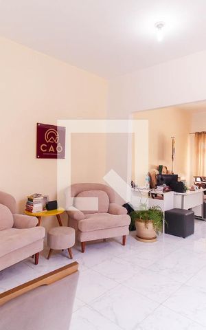 Casa à venda com 349m², 3 quartos e 2 vagas Casa à venda com 349m², 3 quartos e 2 vagasSala