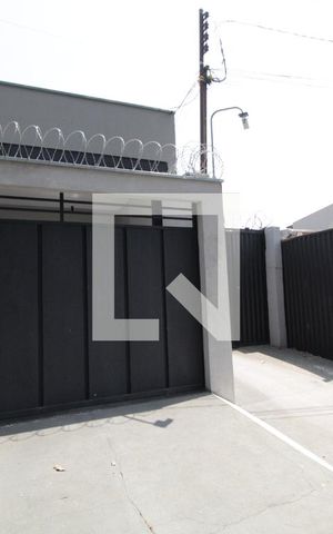 Casa para alugar com 70m², 2 quartos e 1 vagaFachada