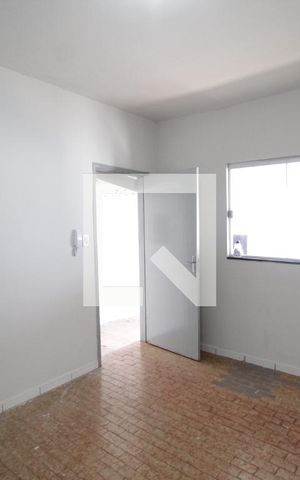 Casa para alugar com 70m², 2 quartos e 1 vagaSala