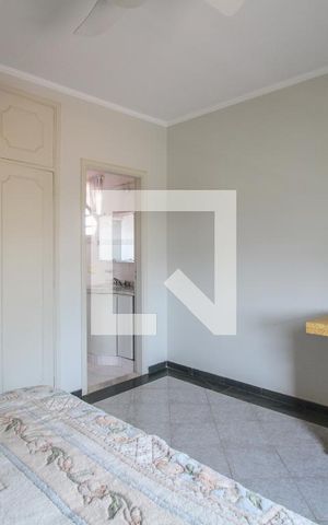Casa para alugar com 288m², 4 quartos e 6 vagas Casa para alugar com 288m², 4 quartos e 6 vagasQuarto 2