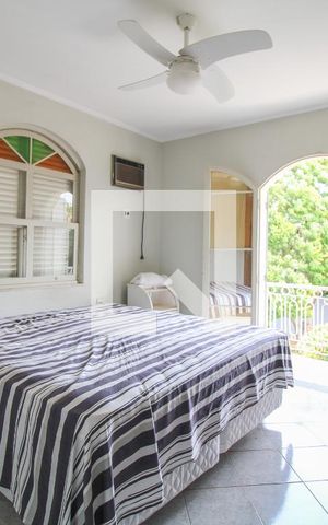 Casa para alugar com 288m², 4 quartos e 6 vagas Casa para alugar com 288m², 4 quartos e 6 vagasQuarto 1