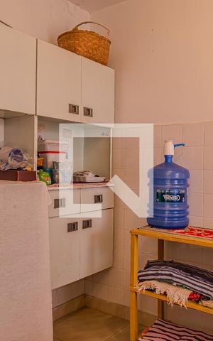 Casa à venda com 168m², 3 quartos e 5 vagas Casa à venda com 168m², 3 quartos e 5 vagasQuarto de Serviço