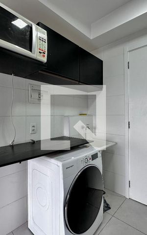 Apartamento à venda com 28m², 1 quarto e sem vaga Apartamento à venda com 28m², 1 quarto e sem vagaÁrea de Serviço