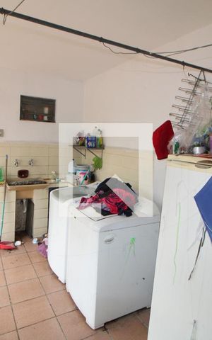 Casa à venda com 250m², 3 quartos e 4 vagasÁrea de Serviço