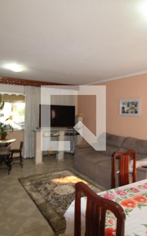 Casa à venda com 250m², 3 quartos e 4 vagasSala