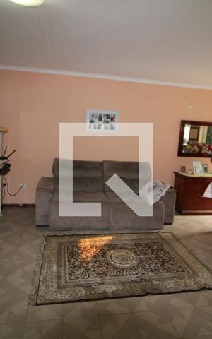 Casa à venda com 250m², 3 quartos e 4 vagasSala