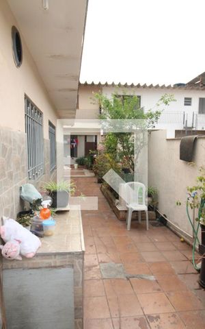Casa à venda com 250m², 3 quartos e 4 vagasÁrea de Serviço