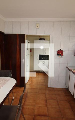Casa à venda com 250m², 3 quartos e 4 vagasCozinha