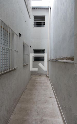 Studio para alugar com 25m², 1 quarto e sem vaga Studio para alugar com 25m², 1 quarto e sem vagaCorredor