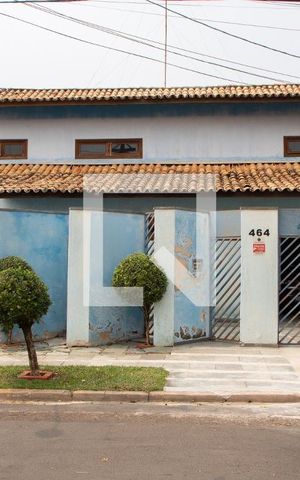 Casa à venda com 288m², 3 quartos e 2 vagas Casa à venda com 288m², 3 quartos e 2 vagasFACHADA