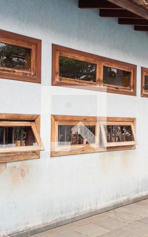 Casa à venda com 288m², 3 quartos e 2 vagas Casa à venda com 288m², 3 quartos e 2 vagasÁREA EXTERNA FRENTE