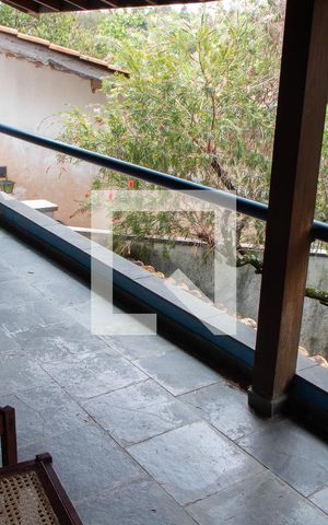 Casa à venda com 288m², 3 quartos e 2 vagas Casa à venda com 288m², 3 quartos e 2 vagasVARANDA