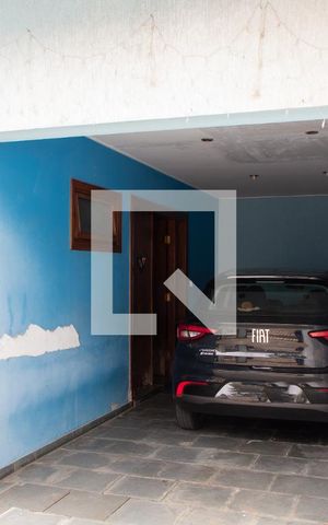 Casa à venda com 288m², 3 quartos e 2 vagas Casa à venda com 288m², 3 quartos e 2 vagasÁREA EXTERNA FRENTE