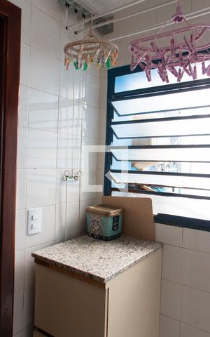 Casa à venda com 288m², 3 quartos e 2 vagas Casa à venda com 288m², 3 quartos e 2 vagasÁREA DE SERVIÇO