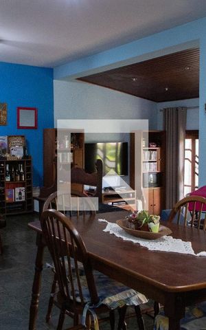 Casa à venda com 288m², 3 quartos e 2 vagas Casa à venda com 288m², 3 quartos e 2 vagasSALA