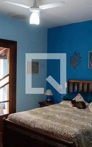 Casa à venda com 288m², 3 quartos e 2 vagas Casa à venda com 288m², 3 quartos e 2 vagasSUITE