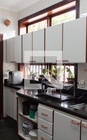 Casa à venda com 288m², 3 quartos e 2 vagas Casa à venda com 288m², 3 quartos e 2 vagasCOZINHA
