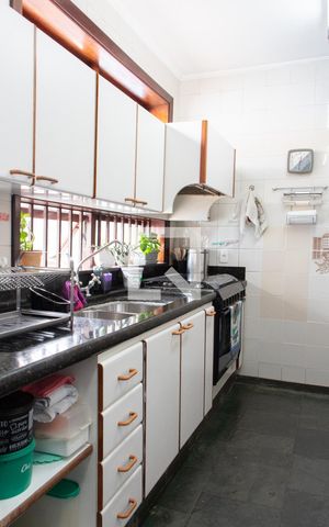 Casa à venda com 288m², 3 quartos e 2 vagas Casa à venda com 288m², 3 quartos e 2 vagasCOZINHA