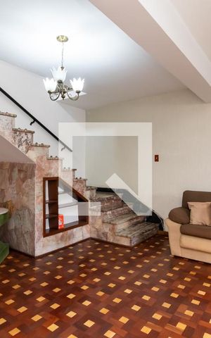 Casa à venda com 214m², 3 quartos e 5 vagasSala de Estar