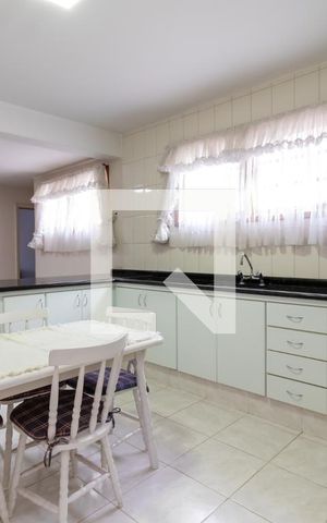 Casa à venda com 214m², 3 quartos e 5 vagasCozinha