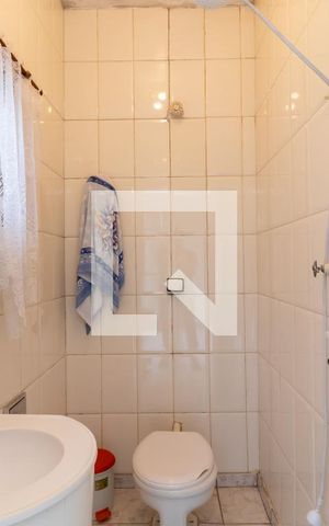Casa à venda com 214m², 3 quartos e 5 vagasBanheiro 2