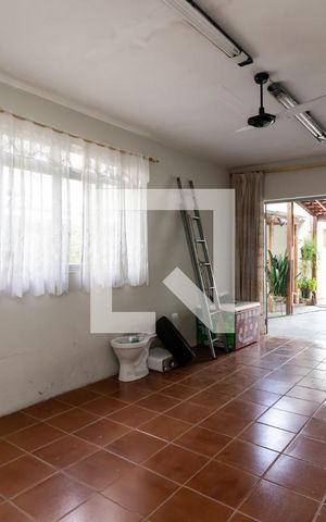 Casa à venda com 214m², 3 quartos e 5 vagasQuarto de Serviço
