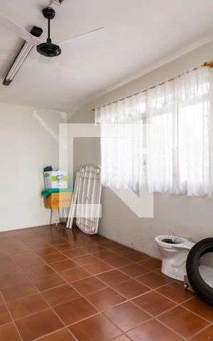 Casa à venda com 214m², 3 quartos e 5 vagasQuarto de Serviço