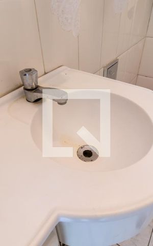Casa à venda com 214m², 3 quartos e 5 vagasBanheiro 2