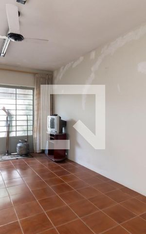 Casa à venda com 214m², 3 quartos e 5 vagasQuarto de Serviço