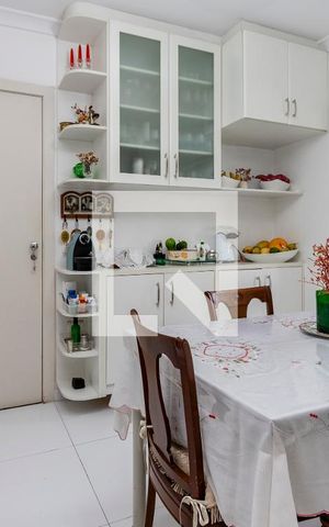 Apartamento à venda com 162m², 4 quartos e 2 vagas Apartamento à venda com 162m², 4 quartos e 2 vagasCopa