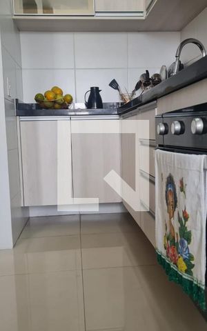Apartamento à venda com 47m², 2 quartos e 1 vaga Apartamento à venda com 47m², 2 quartos e 1 vagaCozinha e Área de Serviço