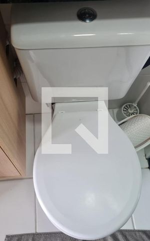 Apartamento à venda com 47m², 2 quartos e 1 vaga Apartamento à venda com 47m², 2 quartos e 1 vagaBanheiro Social