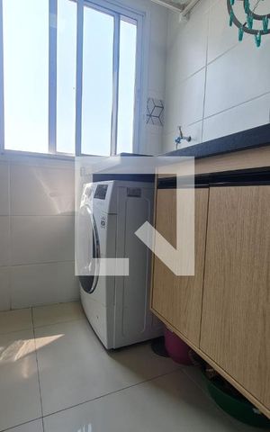 Apartamento à venda com 47m², 2 quartos e 1 vaga Apartamento à venda com 47m², 2 quartos e 1 vagaCozinha e Área de Serviço