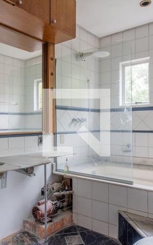 Apartamento à venda com 126m², 2 quartos e sem vaga Apartamento à venda com 126m², 2 quartos e sem vagaBanheiro da Suíte