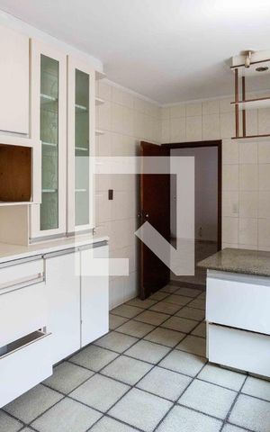 Casa à venda com 450m², 4 quartos e 5 vagasCozinha