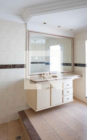 Casa à venda com 450m², 4 quartos e 5 vagasBanheiro da Suíte