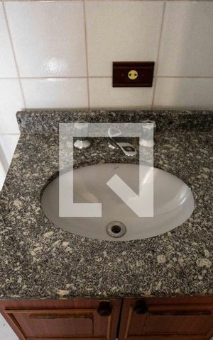 Casa à venda com 450m², 4 quartos e 5 vagasBanheiro da Suíte 2