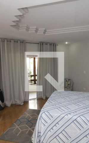 Casa à venda com 270m², 3 quartos e 8 vagasQuarto Suíte